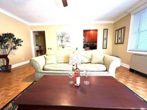 Charming Condo Downtown. Next to AmericasMart. 3N